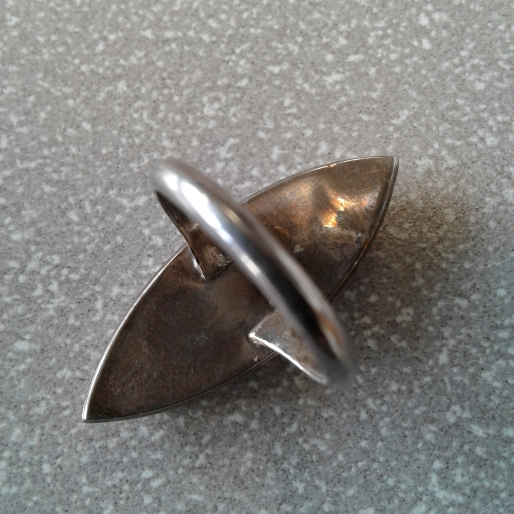 Native American Vintage Hummingbird Mother of Pearl Ring - Picture 6 of 9